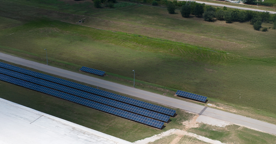 Serverfarm HTX1 Houston data center solar panels